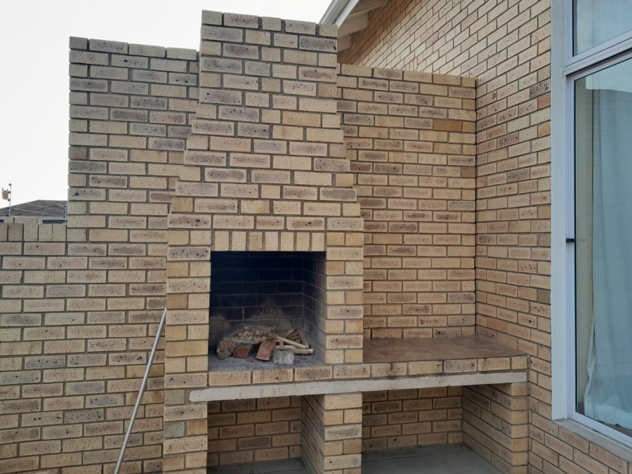 1 Bedroom Property for Sale in Windsor Park Eastern Cape